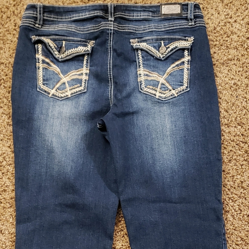 Jeans - Picture 2 of 3